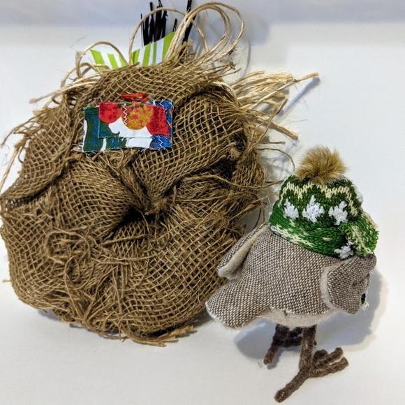 Burlap Wreath with Winter Bird - Picture 5 of 5